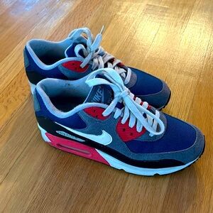 Nike women’s air max 90 size 7 navy, grey, black, white and reddish/orange